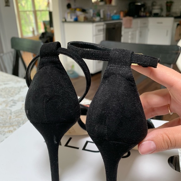 Aldo Flower Embroidered Heel - Picture 3 of 3